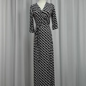 Diane Von Furstenberg Black and White Geometric Long Sleeve Dress